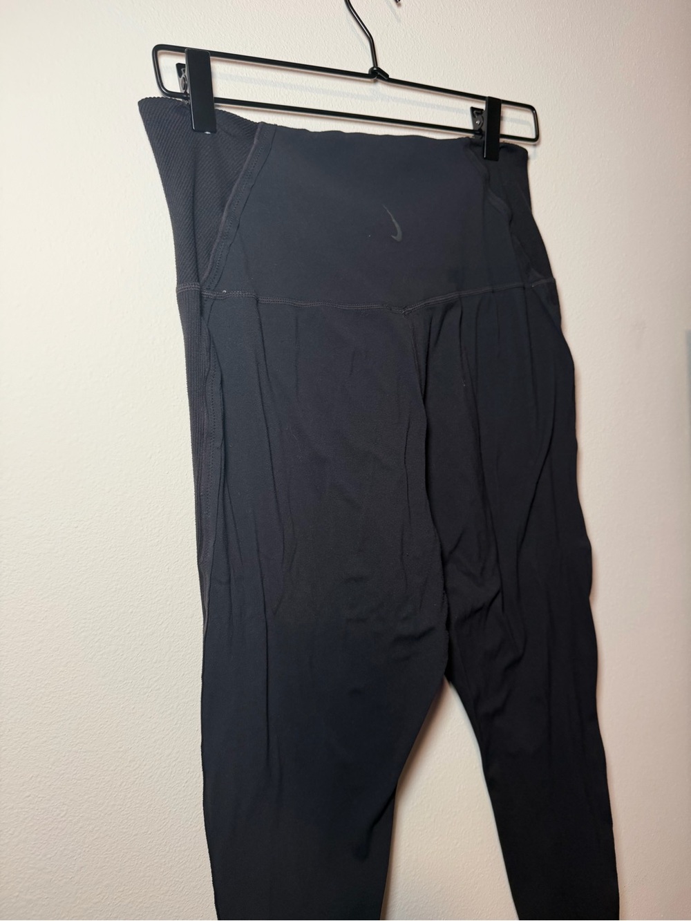 Nike Yoga Luxe Drifit Women’s Black Leggings - Picture 11 of 15